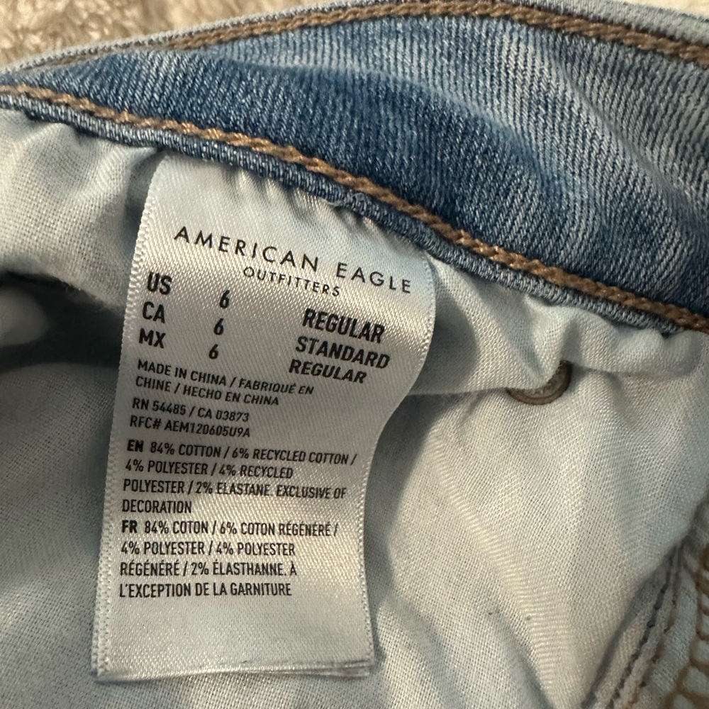 American Eagle Outfitters Light Blue Flare Jeans Size 6 - Picture 3 of 4